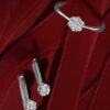 Zarte Ohrhänger mit Diamant in Weißgold