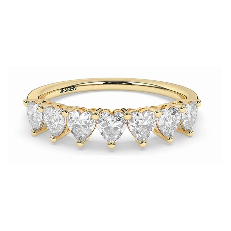 Schlichter Ring mit sieben herzförmigen Diamanten (3,05 x 3,05 mm), Farbe D und Reinheit VVS 1 Schlichter Ring mit sieben herzförmigen Diamanten (3,05 x 3,05 mm), Farbe D und Reinheit VVS