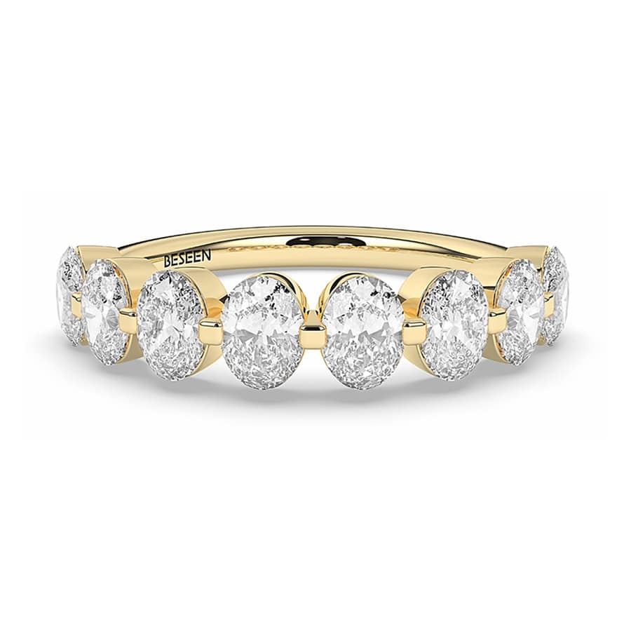 Schlichter Ring mit 18 ovalen Diamanten, jedes Oval 0,13 (3,90 mm x 2,80 mm) Karat 1 Schlichter Ring mit 18 ovalen Diamanten, jedes Oval 0,13 (3,90 mm x 2,80 mm) Karat