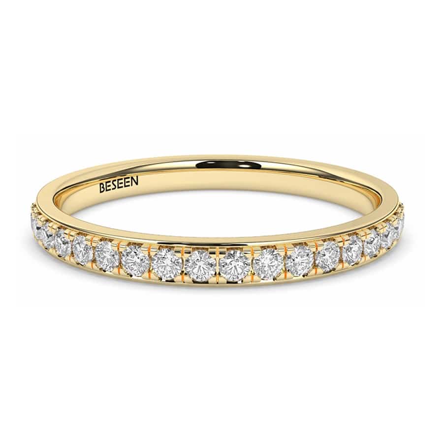 Schlichter Ring mit 17 runden Diamanten (1,47 mm) in Farbe D 1 Schlichter Ring mit 17 runden Diamanten (1,47 mm) in Farbe D
