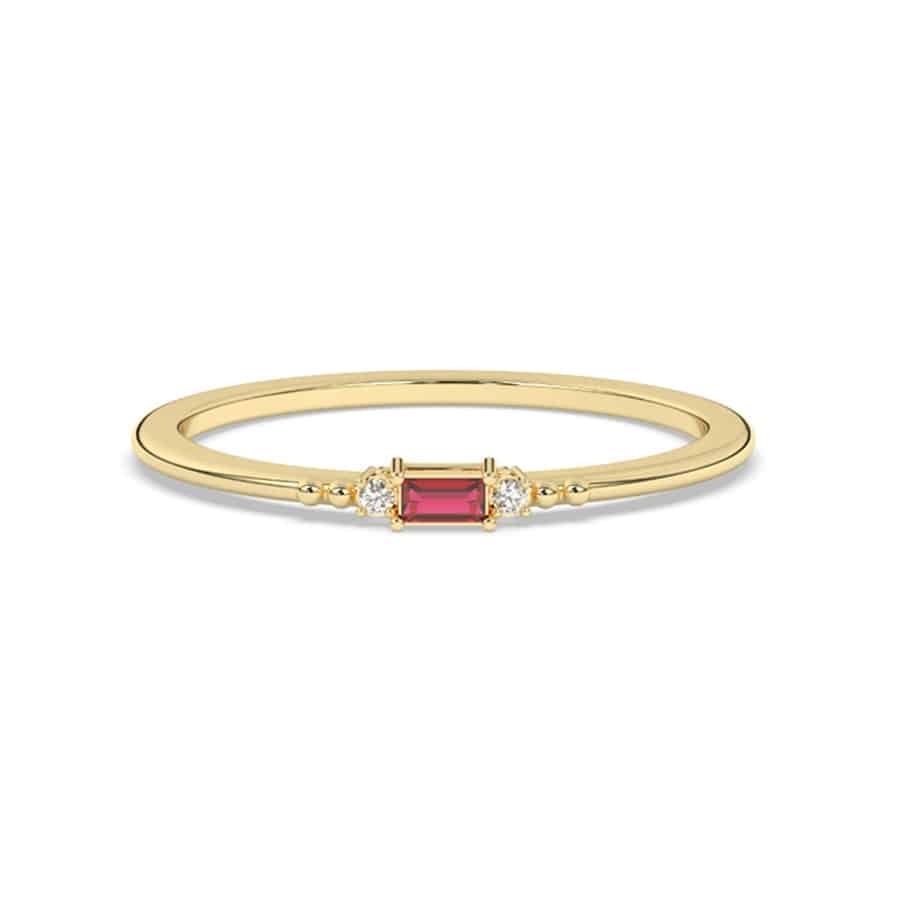 Wunderschöner Ring mit 3 Steinen und Seitensteinen mit 0,05 Karat 1 Wunderschöner Ring mit 3 Steinen und Seitensteinen mit 0,05 Karat