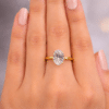 Verlobungsring mit ovalem Diamanten