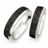 Dunkle Trauringe mit Carbon und Brillanten in Platin und Weißgold